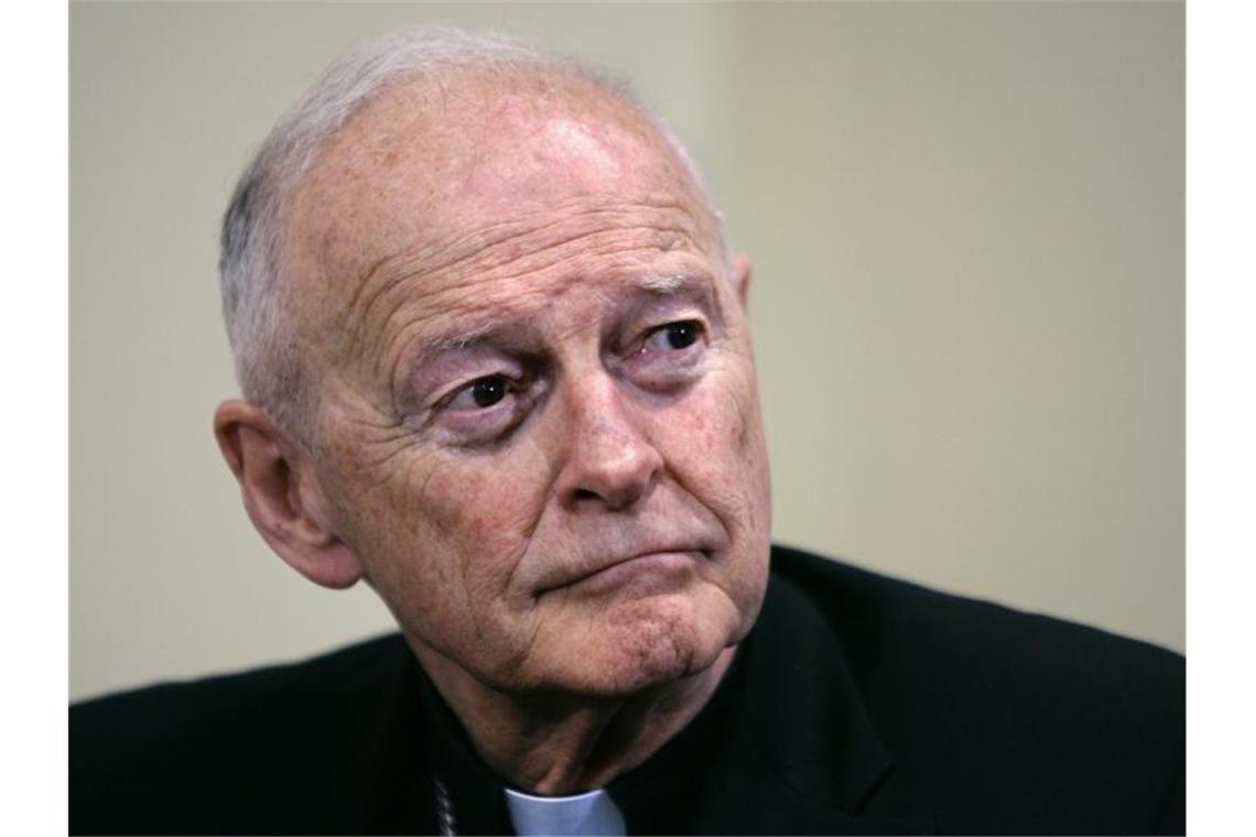 Ehemaliger US-Kardinal wegen Missbrauchsvorwürfen angeklagt Theodore McCarrick war von 2001 bis 2006 Erzbischof von Washington. Papst Franziskus enthob ihn im Sommer 2018 der Kardinalswürde. Foto: J. Scott Applewhite/AP/dpa