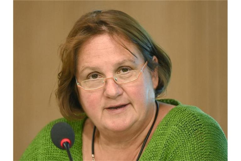 Theresa Schopper bei einer Regierungs-Pressekonferenz im Landtag in Stuttgart. Foto: Bernd Weißbrod/dpa