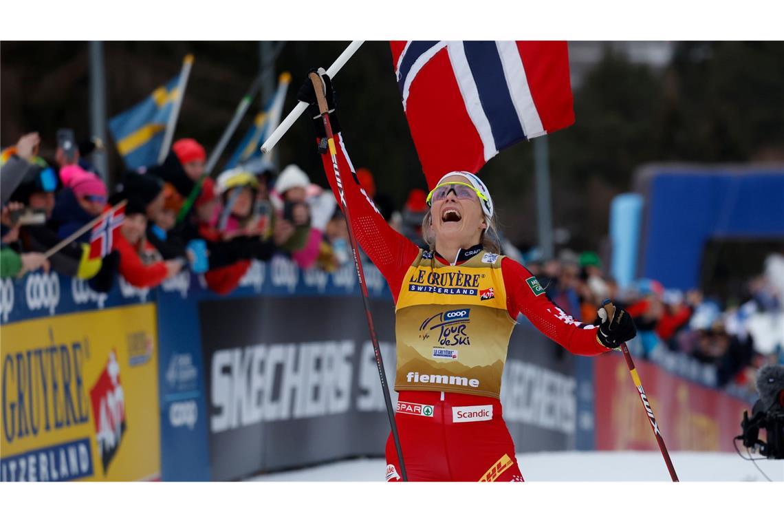 Moch Dritter auf der Alpe Cermis - Carl Gesamt-Achte Therese Johaug aus Norwegen holt ihren vierten Tour-Gesamtsieg.