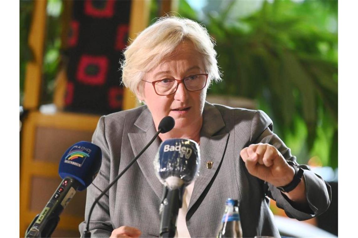 Künstler bekommen weitere 28 Millionen Euro Corona-Hilfe Theresia Bauer (Bündnis 90/Die Grünen), Ministerin für Wissenschaft, Forschung und Kunst von Baden-Württemberg. Foto: Uli Deck/dpa/Archivbild