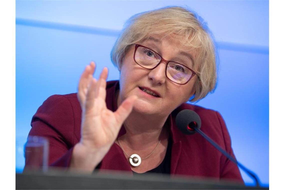 Bauer: Weitere Finanzspritze für die Hochschulen aufziehen Theresia Bauer (Bündnis 90/Die Grünen), Ministerin für Wissenschaft, Forschung und Kunst von Baden-Württemberg, spricht. Foto: Sebastian Gollnow/dpa/Archivbild