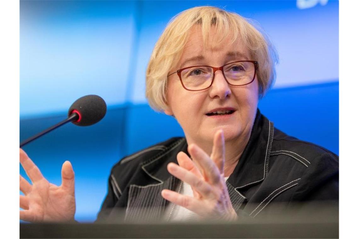 „Primat des Digitalen“: Hochschulen stellen Unterricht um Theresia Bauer (Grüne), Wisschenschaftsministerin von BW. Foto: Christoph Schmidt/dpa/Archivbild