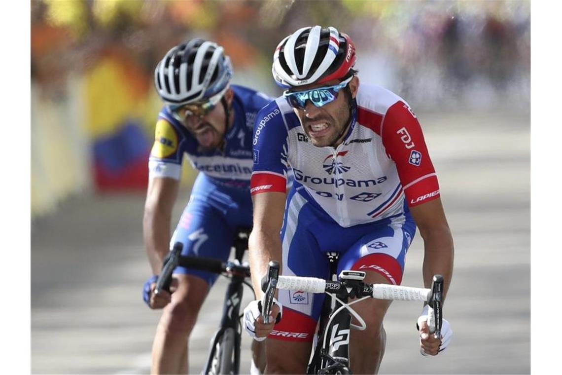 Thibaut Pinot (r) wurde vor Alaphilippe Etappen-Zweiter. Foto: Thibault Camus/AP