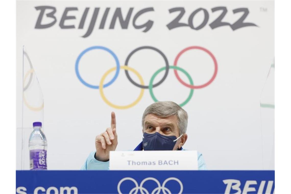 „China ist bereit“: Thomas Bachs heikles Winter-Olympia Thomas Bach, Präsident des Internationalen Olympischen Komitees (IOC), spricht auf einer Pressekonferenz. Foto: -/kyodo/dpa