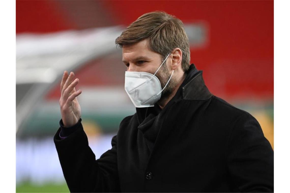 Hitzlsperger: Clubs für Fan-Rückkehr in der Pflicht Thomas Hitzlsperger spricht. Foto: Marijan Murat/dpa/Archivbild