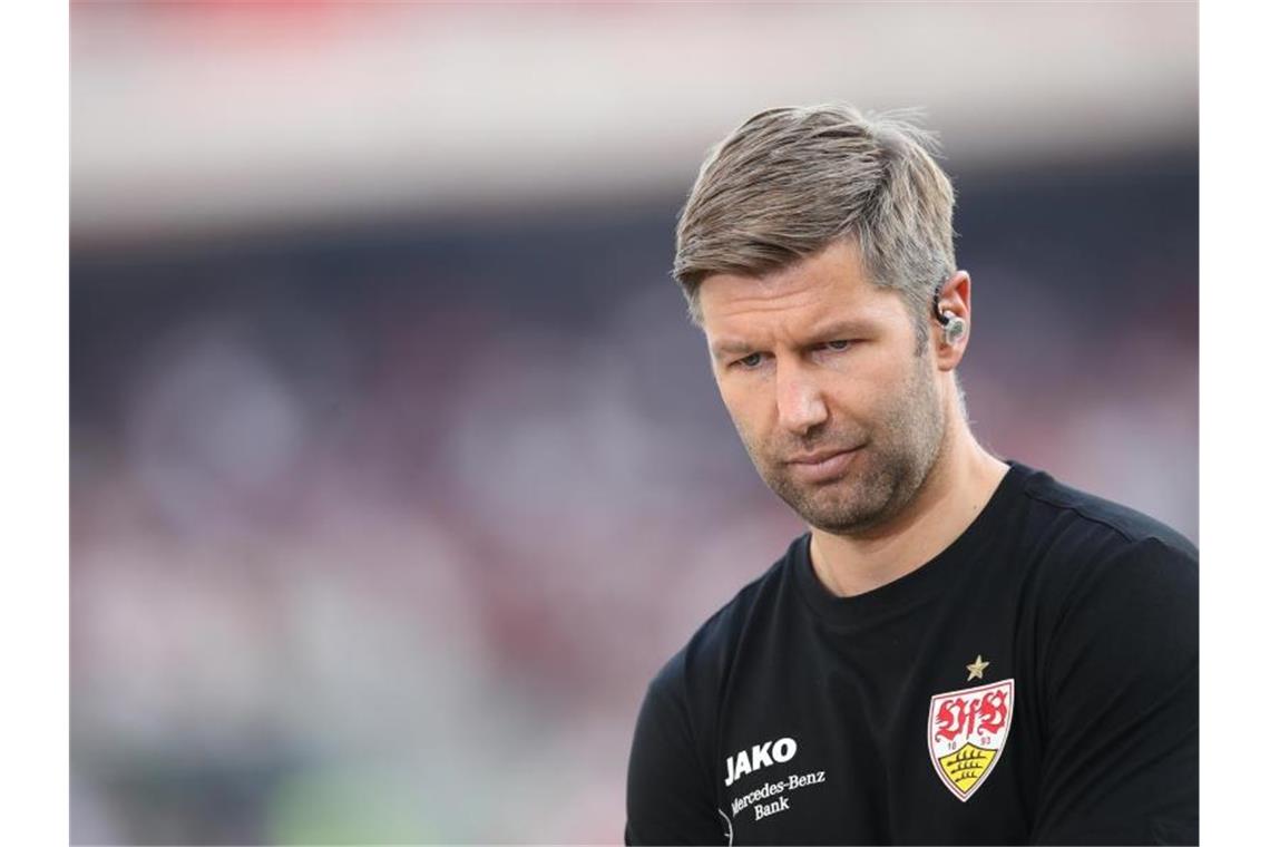 Thomas Hitzlsperger: Gehe „guten Gewissens“ Thomas Hitzlsperger, Vorstandsvorsitzender des VfB Stuttgart, steht beim Interview. Foto: Tom Weller/dpa