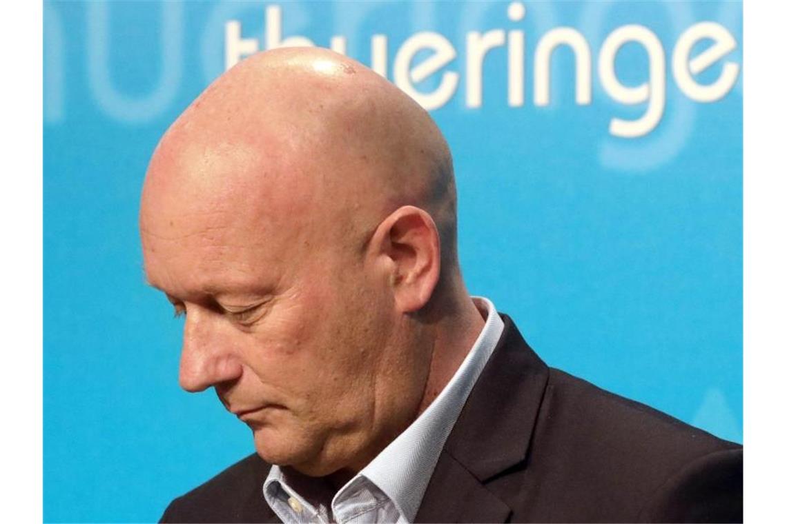 Vor dem Neustart in Thüringen flammen Konflikte auf Thomas Kemmerich (FDP), Ministerpräsident von Thüringen, gibt ein Statement in der Saatskanzlei. Foto: Bodo Schackow/dpa-Zentralbild/dpa