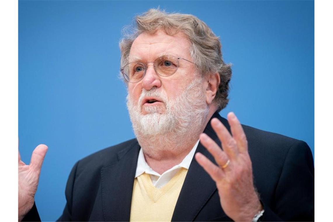 Mertens: Zuschauer beim EM-Finale sind keine gute Idee Thomas Mertens spricht. Foto: Kay Nietfeld/dpa/Archivbild