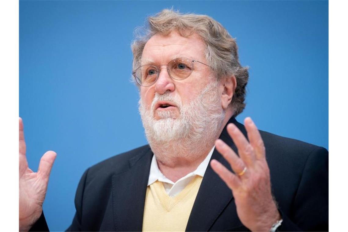 Mediziner weiterhin skeptisch gegenüber Kinderimpfungen Thomas Mertens, Vorsitzender der Ständigen Impfkommission, ist weiter skeptisch in Bezg auf Kinderimpfungen. Foto: Kay Nietfeld/dpa