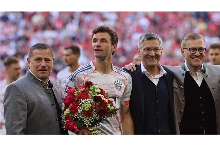 Thomas Müller (hier bei seiner Verabschiedung nach dem letzten Heimspiel der Saison) feierte mit einigen Mitspieler  auf Ibiza.