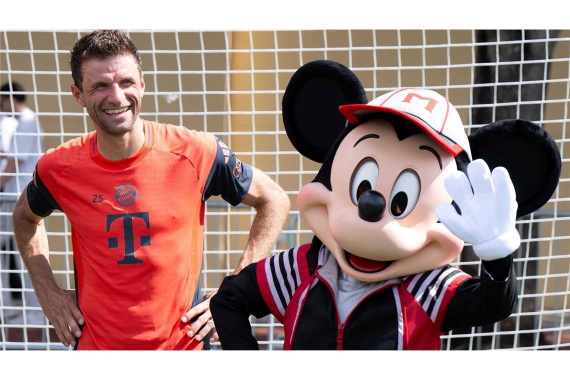Müllers Bayern-Finale: "Wenn's vorbei ist, ist es vorbei" Thomas Müller in Orlando mit Micky Maus.