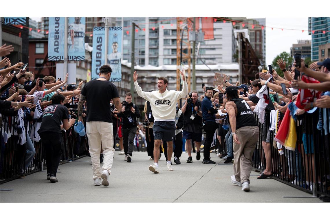 Hype in Vancouver auch ohne Happy End bei Müller-Debüt Thomas Müller ist begeistert in Vancouver empfangen worden.