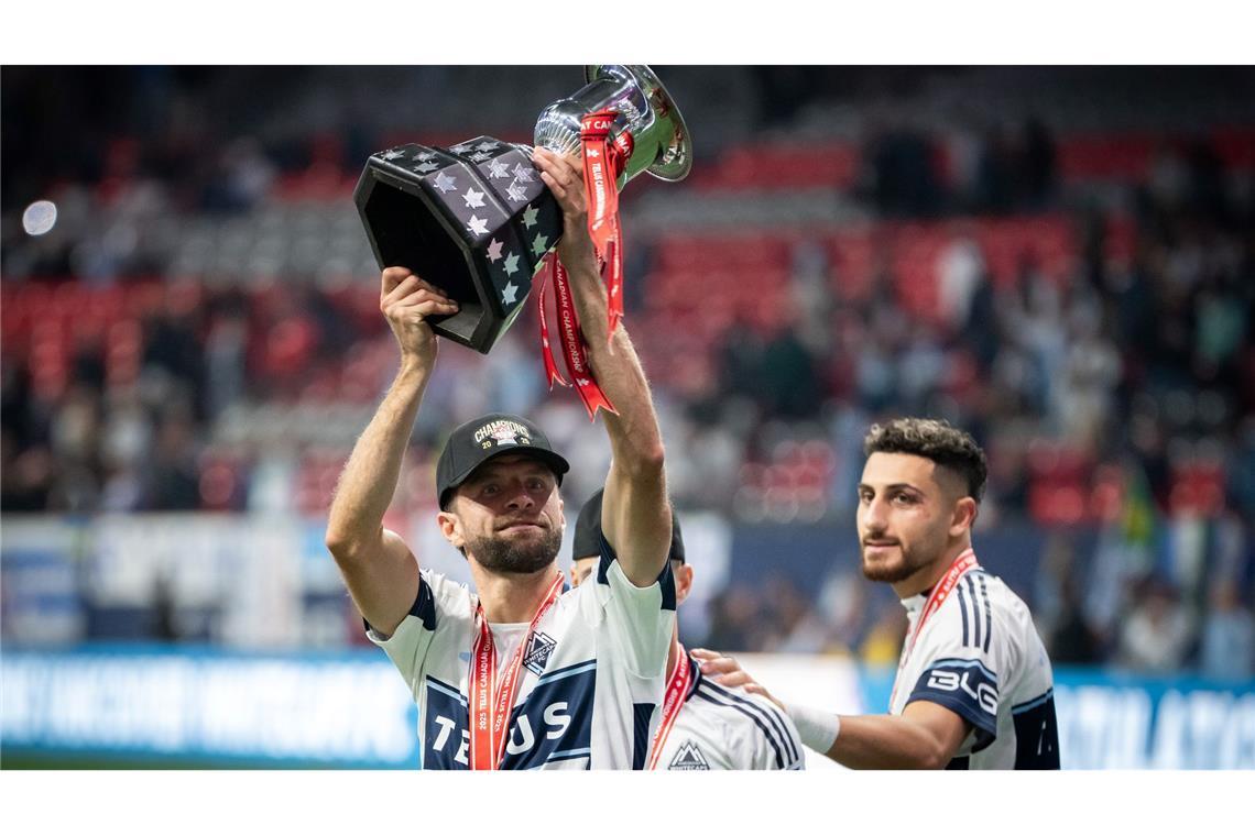 Thomas Müller (l) gewann mit den Vancouver Whitecaps die kanadische Meisterschaft.