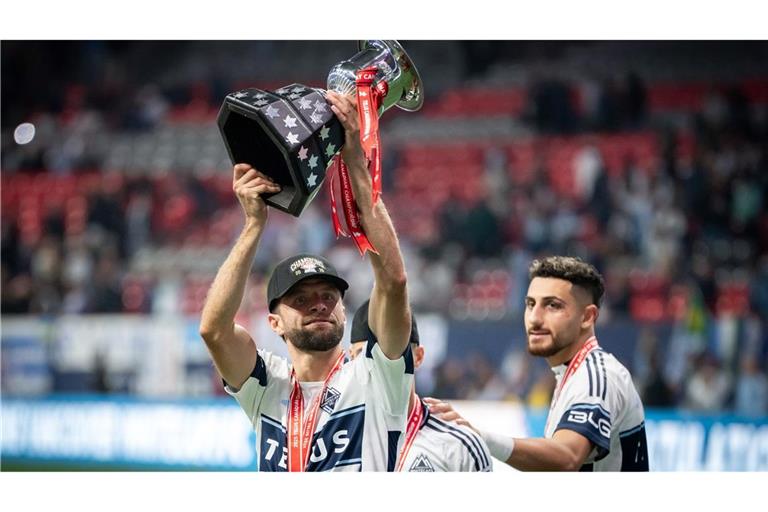 Thomas Müller (l) gewann mit den Vancouver Whitecaps die kanadische Meisterschaft.