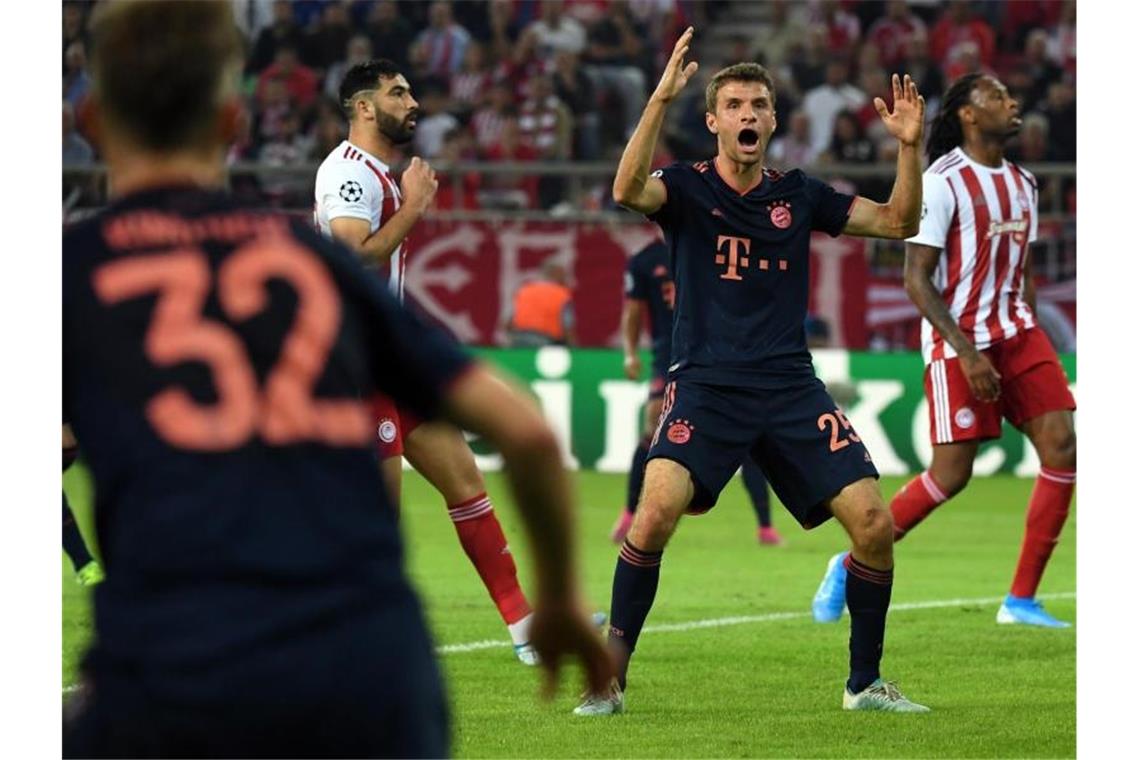 Lewandowski und Müller führen Bayern zu Zittersieg in Piräus Thomas Müller trauert einer vergebenen Bayern-Chance nach. Foto: Sven Hoppe/dpa