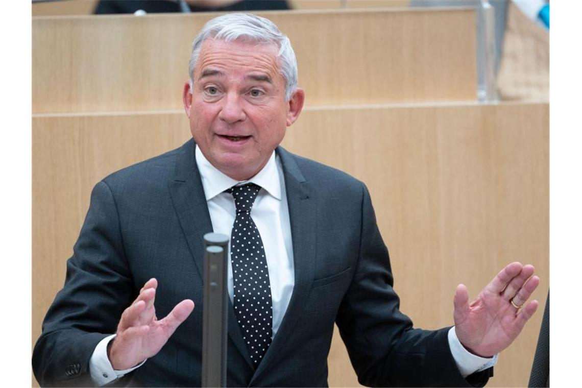 Thomas Strobl (CDU), Innenminister von Baden-Württemberg, spricht. Foto: Marijan Murat/dpa