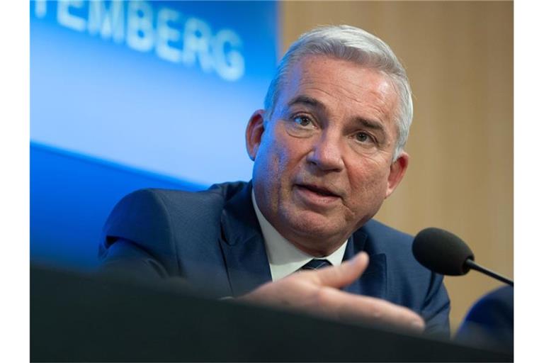 Thomas Strobl (CDU), Innenminister von Baden-Württemberg, nimmt an einer Regierungs-Pressekonferenz teil. Foto: Marijan Murat/dpa