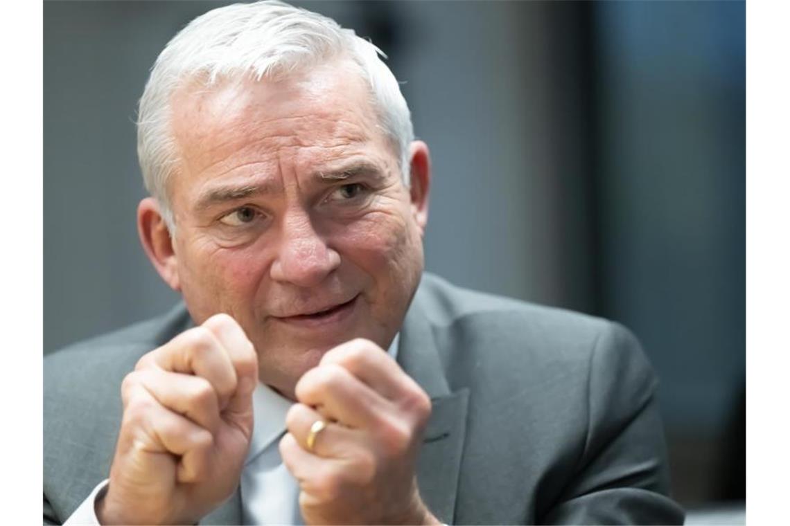 Innenminister Strobl wegen Corona-Infektion im Krankenhaus Thomas Strobl (CDU), Innenminister von Baden-Württemberg. Foto: Bernd Weißbrod/dpa