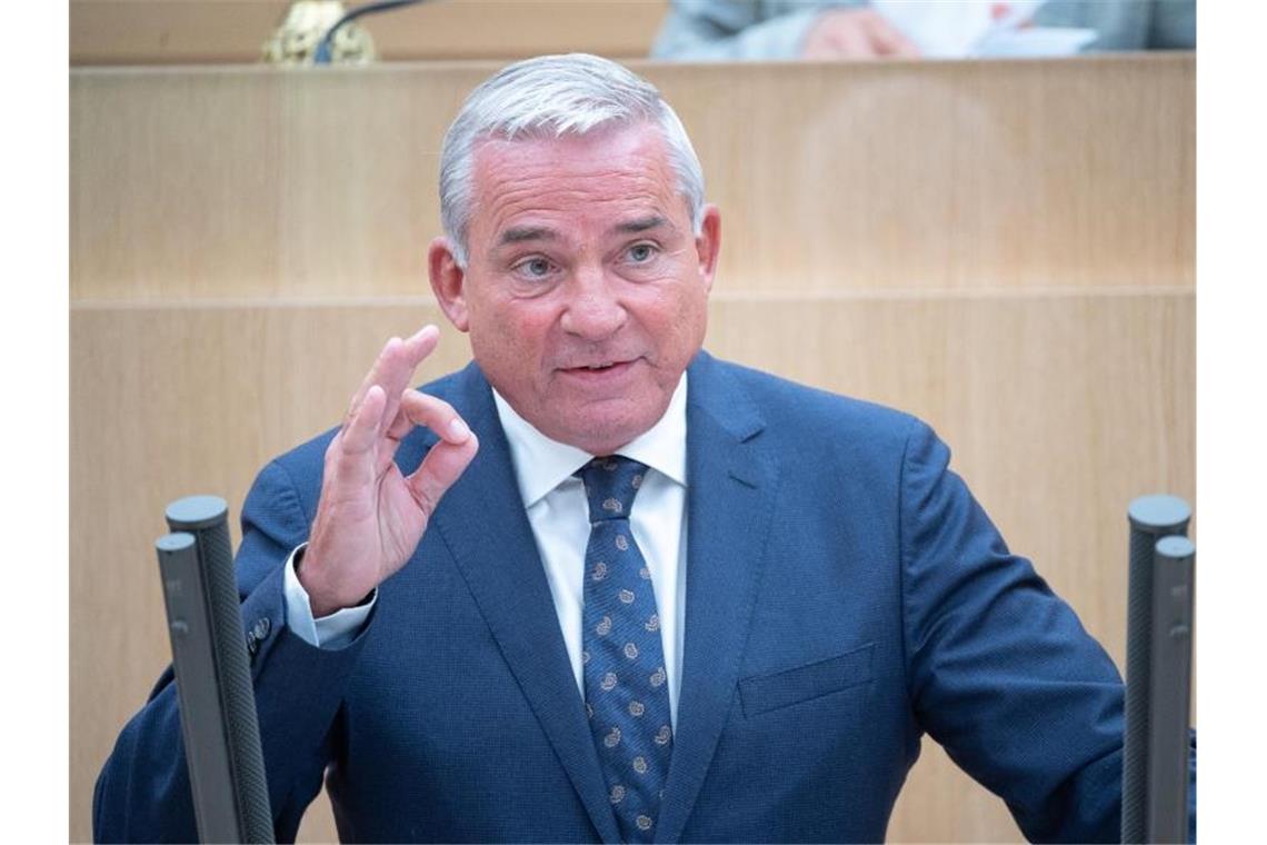 Corona-Regeln: 4000 Verstöße bei Kontrollen zur Einhaltung Thomas Strobl (CDU), Minister für Inneres, Digitalisierung und Migration von Baden-Württemberg, spricht. Foto: Sebastian Gollnow/dpa/Archivbild