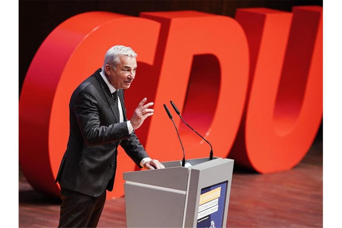 Strobl: „Hände weg von schwäbischer Hausfrau, Herr Habeck!“ Thomas Strobl (CDU) spricht im Congress Center Rosengarten beim Parteitag der baden-württembergischen CDU. Foto: Uwe Anspach/dpa
