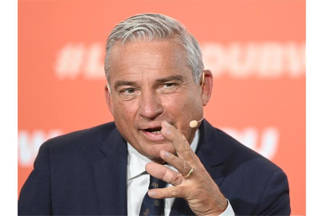 Frühjahrskonferenz: Worüber die Innenminister beraten Thomas Strobl, Innenminister von Baden-Württemberg, spicht bei einem Landesparteitag. Foto: Bernd Weißbrod/dpa/Archivbild