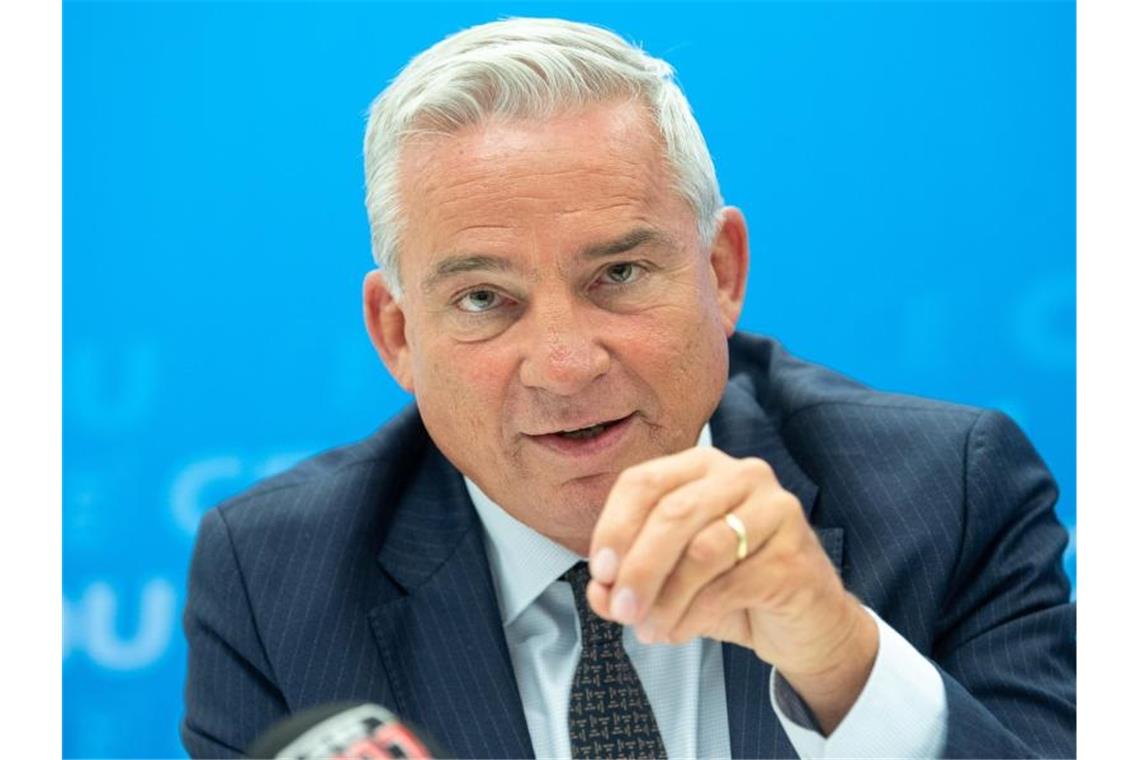 Thomas Strobl, Landesvorsitzender der CDU Baden-Württemberg, spricht während einer Pressekonferenz. Foto: Sebastian Gollnow/Archivbild