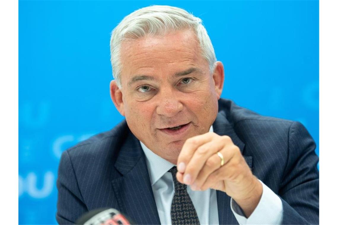Strobl warnt bei CO2-Preis: „Pendler nicht belasten“ Thomas Strobl, Landesvorsitzender der CDU Baden-Württemberg und Innenminister des Bundeslandes. Foto: Sebastian Gollnow/Archivbild
