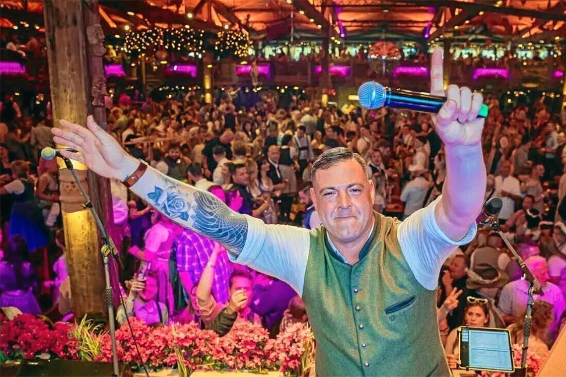 Thomas Wenzler, der im Sonnenhof als DJ Thommy auftritt, sorgt demnächst wieder auf dem Cannstatter Wasen für Stimmung. Foto: privat