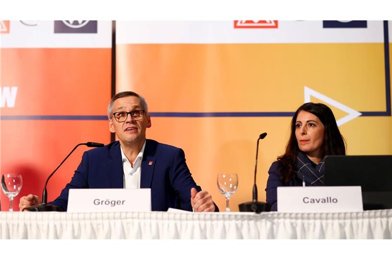 Thorsten Gröger und Daniela Cavallo sehen die Tarifeinigung von Ende 2024 weiter als verbindliche Grundlage für die Zukunft der VW-Standorte. (Archivbild)