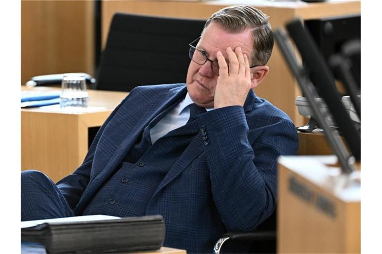 Thüringens Ministerpräsident Bodo Ramelow muss sich einem konstruktiven Misstrauensvotum im Landtag stellen. Foto: Martin Schutt/dpa-Zentralbild/dpa