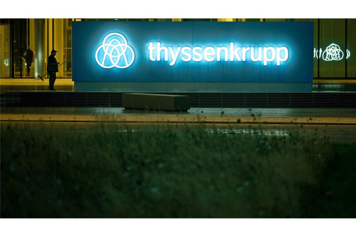 Deutschlands größte Marinewerft TKMS wird eigenständig Thyssenkrupp plant in den kommenden Jahren einen grundlegenden Konzernumbau, bei dem auch die anderen vier Sparten eigenständig und für eine Beteiligung Dritter geöffnet werden sollen.