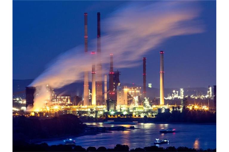 Thyssenkrupp will die Hüttengase aus der Stahlproduktion durch Umwandlung in Methanol und Ammoniak als Rohstoff für die chemische Industrie nutzbar machen. Foto: Marcel Kusch