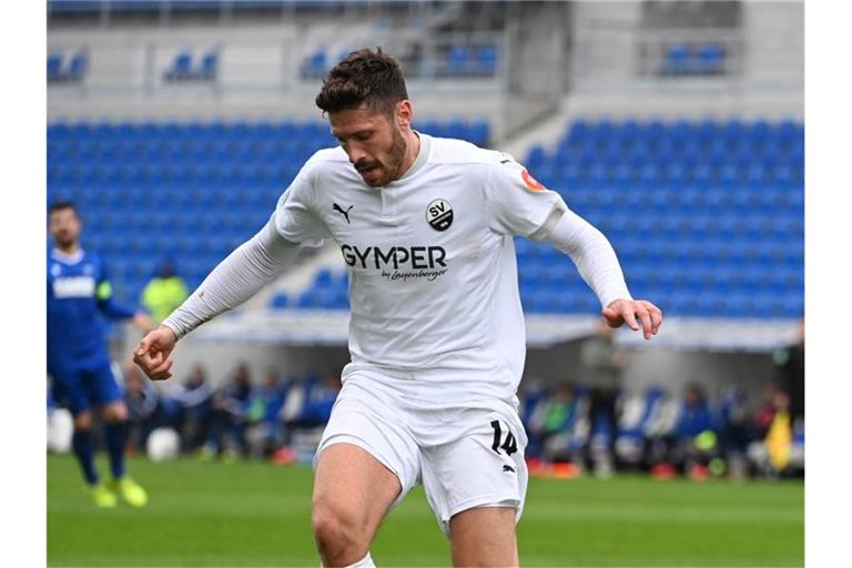 Tim Kister vom SV Sandhausen in Aktion. Foto: Uli Deck/dpa/Archivbild