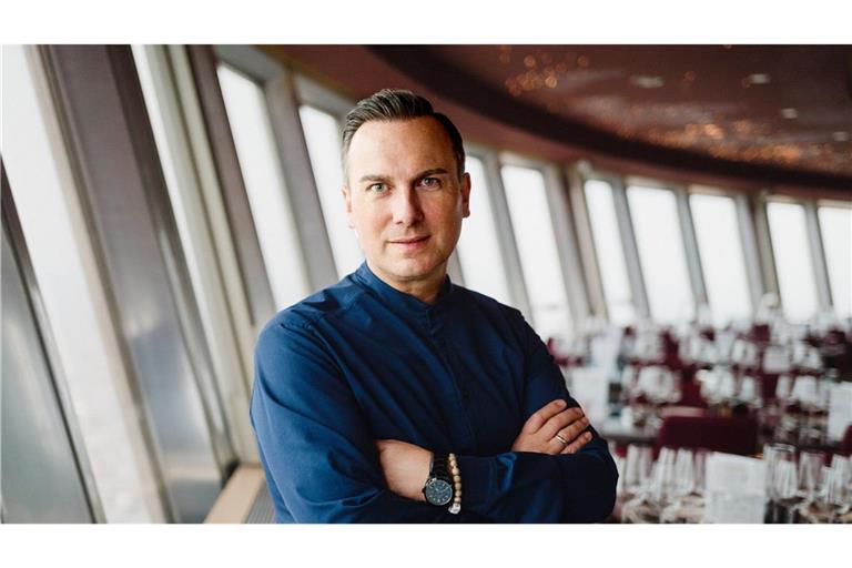 Tim Raue im Sphere im Fernsehturm in Berlin.