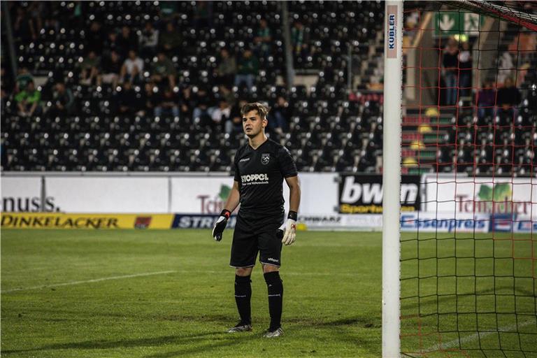 Tim Rogers bezeichnet sich selbst als fußballverrückt. Bei der SGOS stand der ehemalige Rietenauer im Tor. Mittlerweile lebt er in Texas, nicht weit vom ersten Austragungsort der deutschen Nationalelf in Houston entfernt. Die Arena hat er bereits bei anderen Veranstaltungen besucht. Doch vom Fußballfieber ist die Region bislang noch nicht gepackt.Fotos:privat