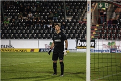 Tim Rogers bezeichnet sich selbst als fußballverrückt. Bei der SGOS stand der ehemalige Rietenauer im Tor. Mittlerweile lebt er in Texas, nicht weit vom ersten Austragungsort der deutschen Nationalelf in Houston entfernt. Die Arena hat er bereits bei anderen Veranstaltungen besucht. Doch vom Fußballfieber ist die Region bislang noch nicht gepackt.Fotos:privat