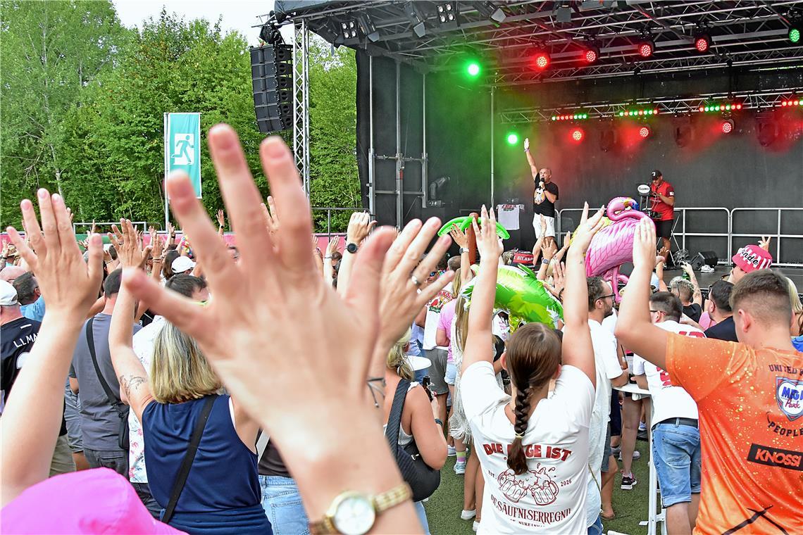 Tim Toupet auf der Bühne. Mallorca-Party in Aspach. SK