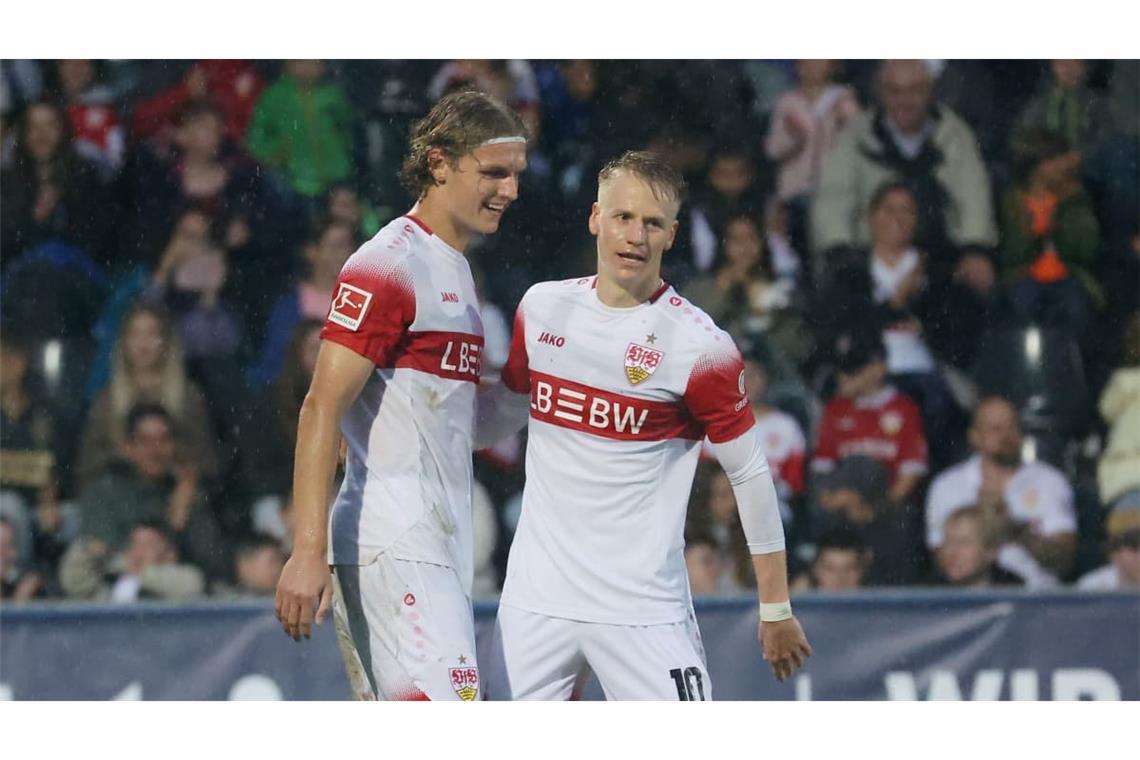 Tim van der Leij (links) gelang der Treffer zum 4:0.