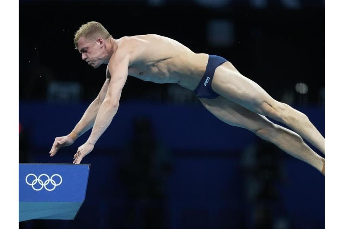 Timo Barthel beim Turmspringen. Foto: Dmitri Lovetsky/AP/dpa