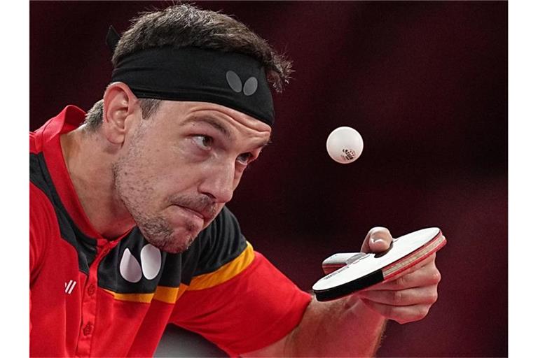 Timo Boll ist bei der WM ins Viertelfinale eingezogen. Foto: Michael Kappeler/dpa