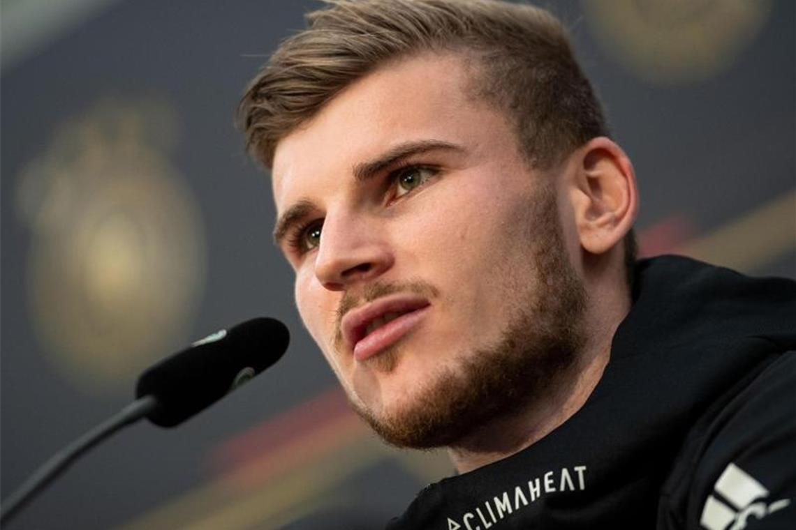 Verwirrung im DFB-Team: Sieg reicht nicht? - „Sexy spielen“ Timo Werner bei der Pressekonferenz in Düsseldorf. Foto: Marius Becker/dpa