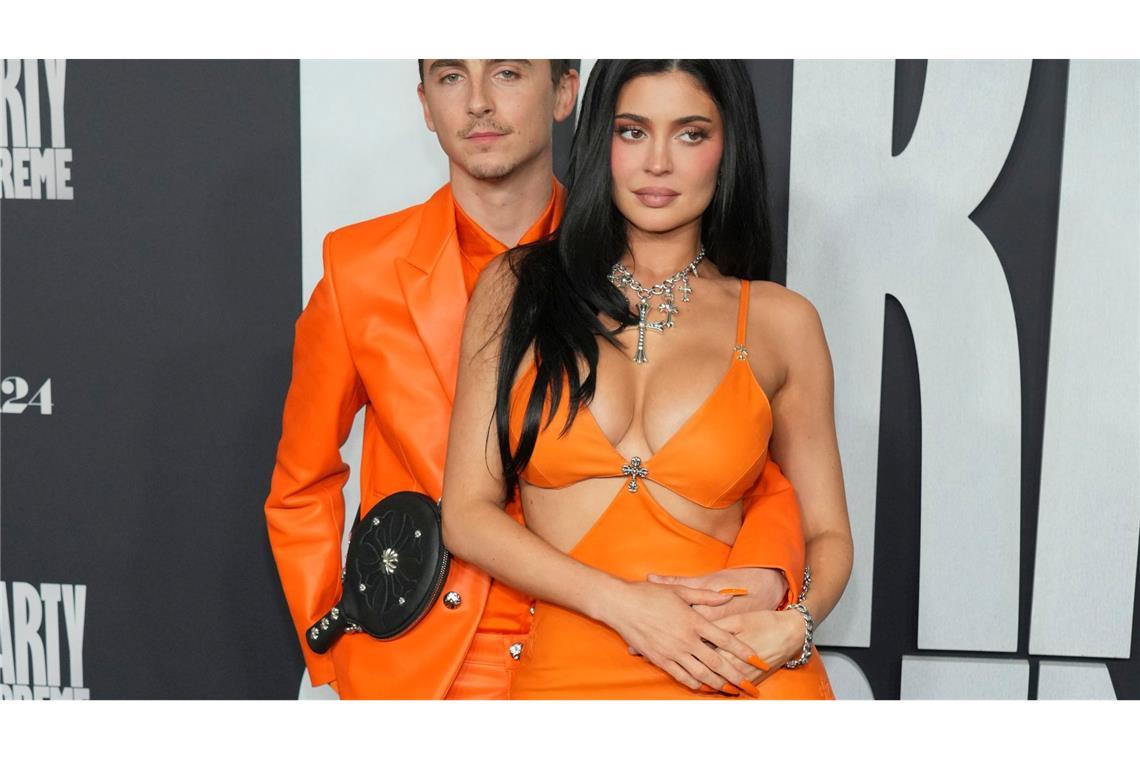 Timothee Chalamet (l) und Kylie Jenner bei einem PR-Auftritt zu "Marty Supreme". (Archivbild)
