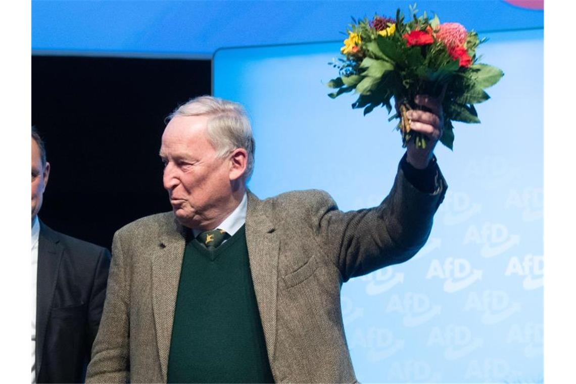 Tino Chrupalla, Bundessprecher der AfD, mit Alexander Gauland (l-r). Foto: Julian Stratenschulte/dpa