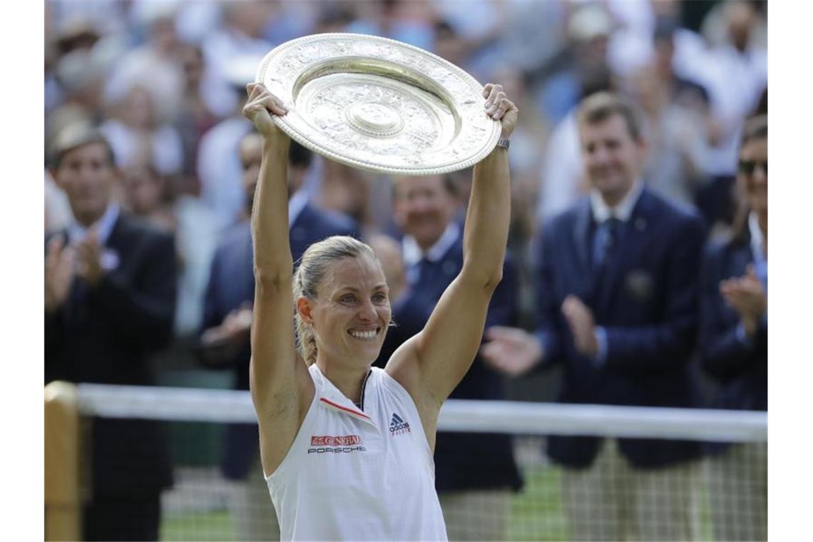 Deutsches Duell: Knifflige Wimbledon-Auslosung für Kerber Titelverteidigerin in Wimbledon: Angelique Kerber. Foto: Ben Curtis/AP