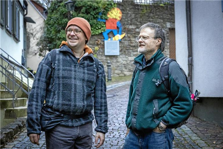 Tobias Kraft (links) aus dem Remstal und Thomas Schulze aus Backnang gehören zur Religiösen Gesellschaft der Freunde – wohl besser bekannt als Quäker. Sie berichten von ihrer ungewöhnlichen Glaubensrichtung. Foto: Alexander Becher