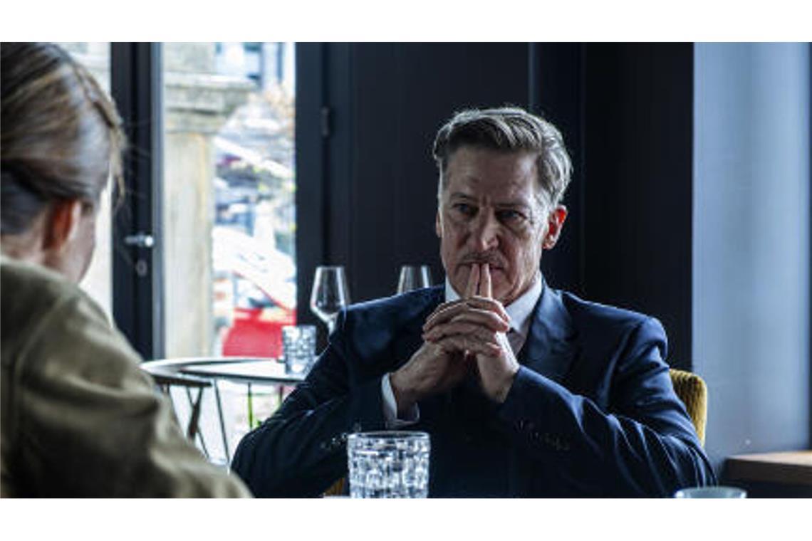 Tobias Moretti als Anwalt August Schellenberg im „Polizeiruf“-Fall „Ablass