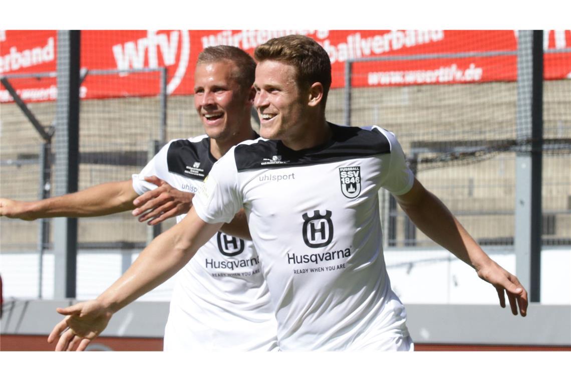 Tobias Rühle spielte in der Saison 2012/13 für die Kickers. Über die Stationen SG Sonnenhof Großaspach, Preußen Münster und KFC Uerdingen heuerte der gebürtige Herbrechtinger (Kreis Heidenheim) im Januar 2020 beim SSV Ulm 1846 an. Inzwischen stürmt er für den Bayern-Regionalligisten FV Illertissen.