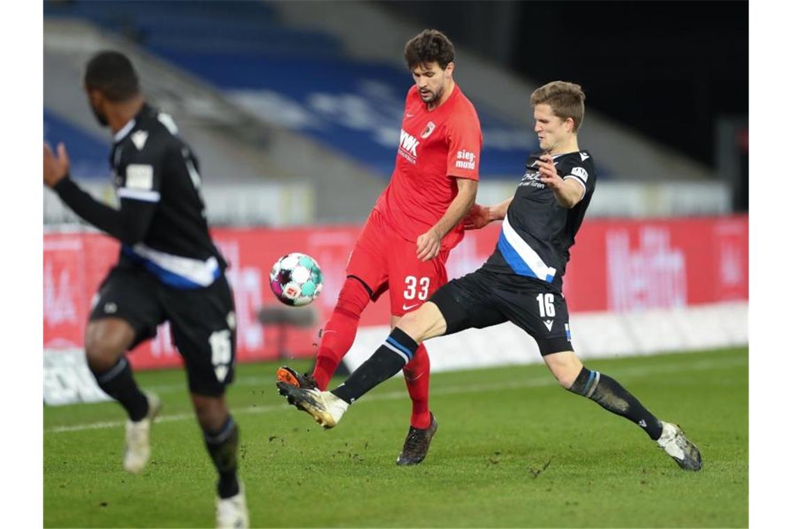 Derbysieger Leverkusen weiter Erster - Bayern bezwingt VfL