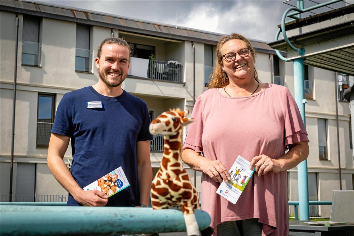 Tobias Trumpp und Heike Mohrmann wollen den vernachlässigten Kindern mit der Giraffengruppe eine Stütze sein. Foto: Alexander Becher