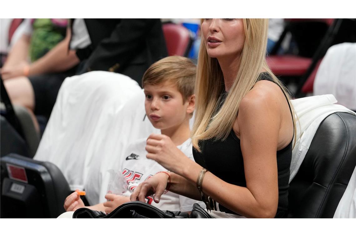 Von Kai bis Kimberly: Das ist der Trump-Clan Tochter Ivanka war während Trumps erster Amtszeit als dessen Beraterin aktiv, hat sich seitdem aber wieder mehr auf ihr Privatleben fokussiert. (Archivbild)